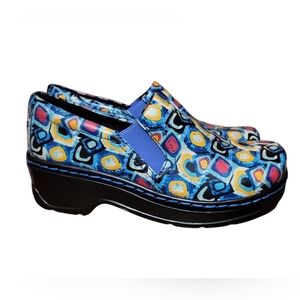 Klogs Footwear Naples Black with Geometric Pattern Nursing Shoes Size 7
